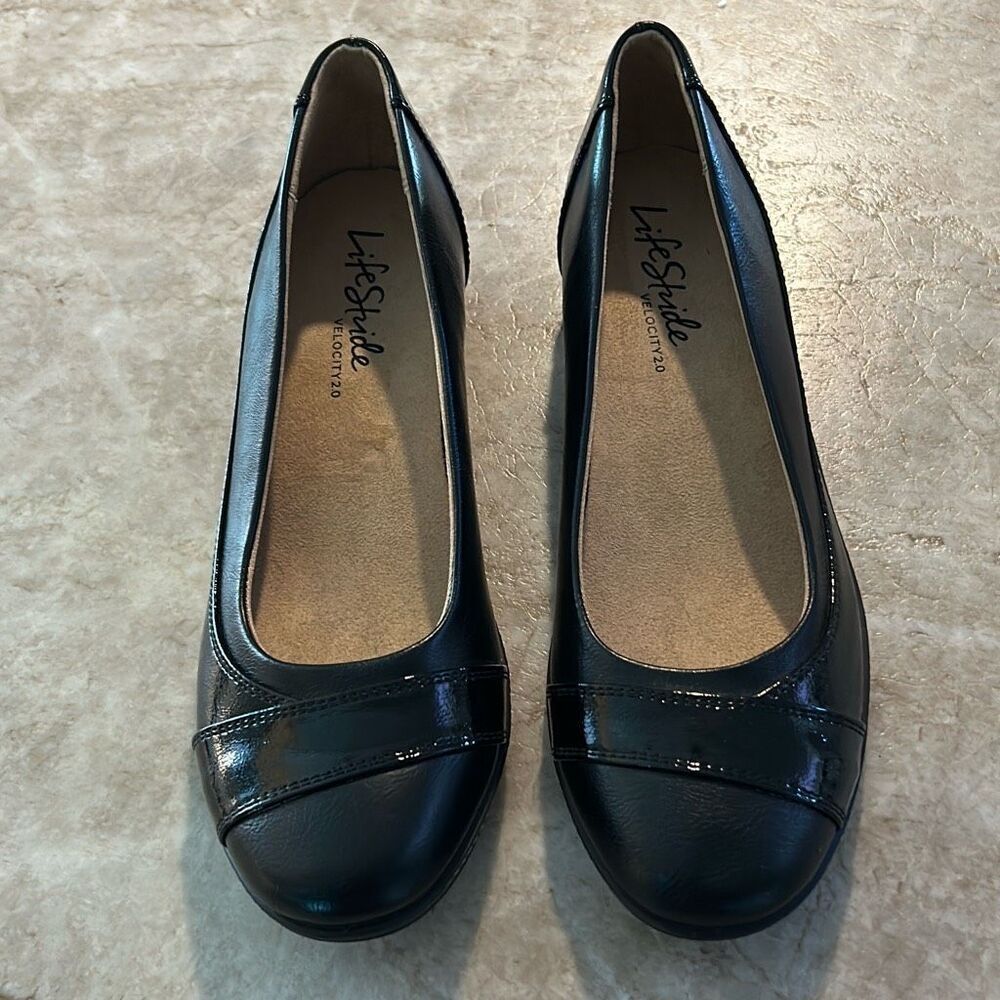 LIFE STRIDE Black Flats Size 10
